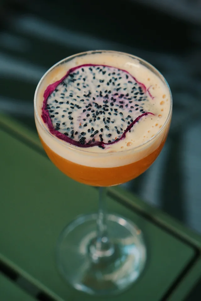 Cocktail cu fructul pasiunii